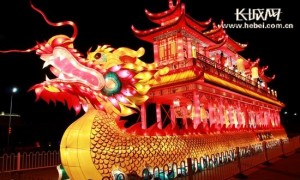 CCTV9英语新闻：历史名城承德举办皇家灯会