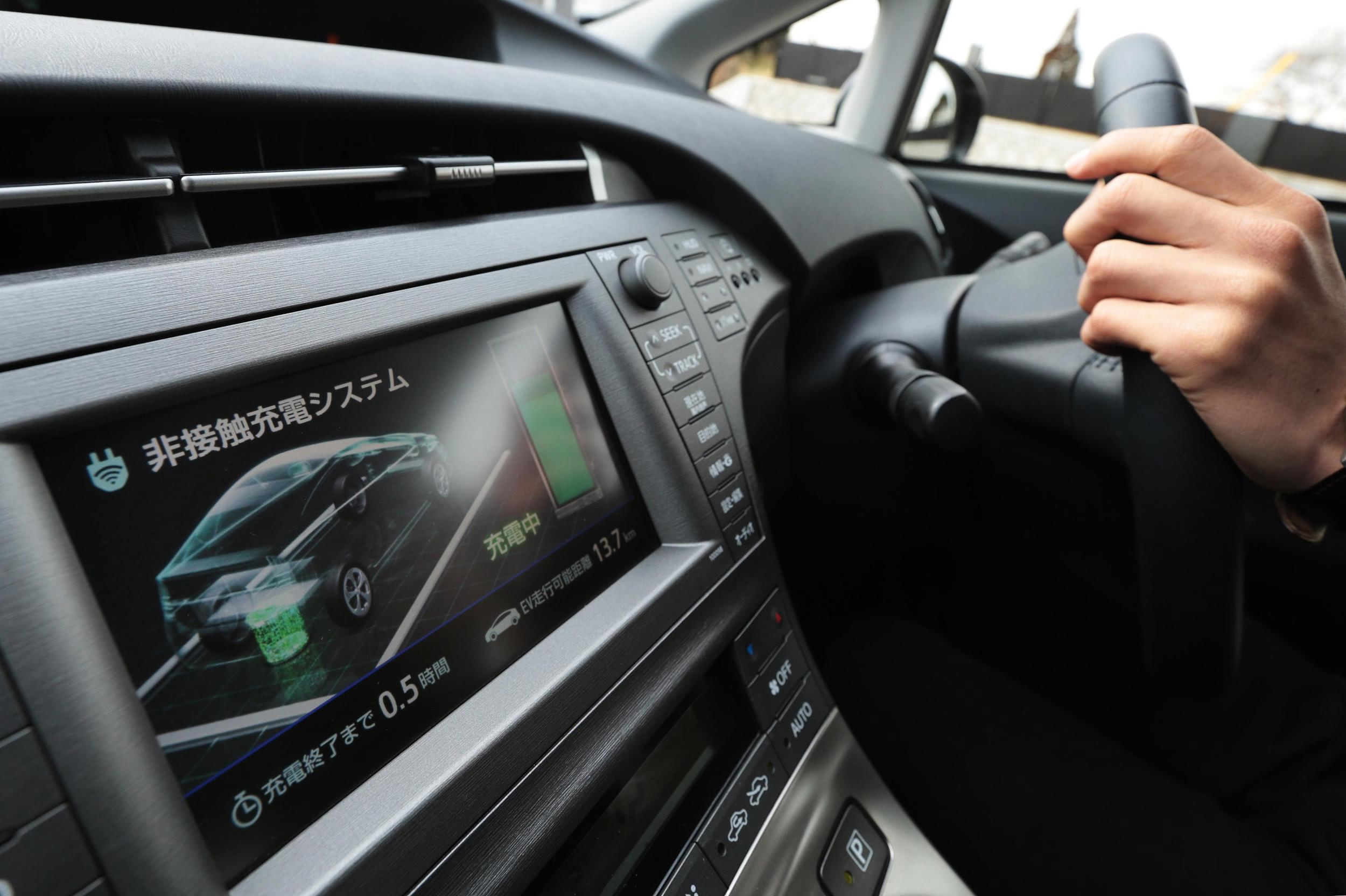 Wireless charging of moving electric vehicles a step closer Wireless charging of moving electric vehicles a step closer