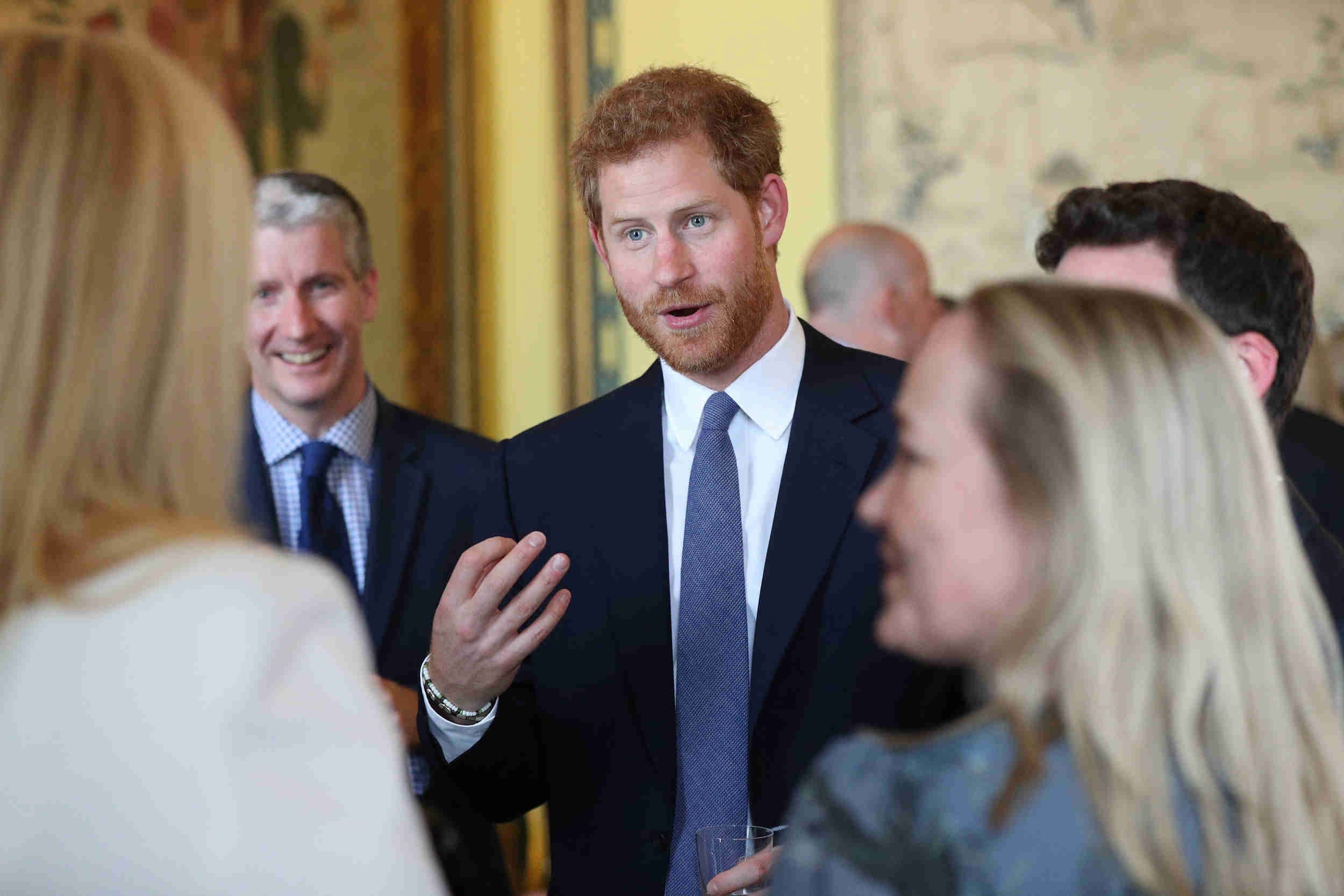 英国哈里王子:王室成员中没人想继承王位 英国哈里王子:王室成员中没人想继承王位