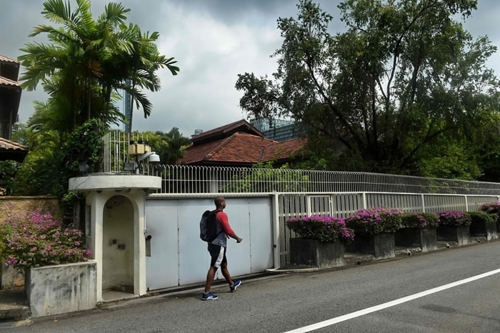 新加坡总理否认滥用权力 新加坡总理否认滥用权力