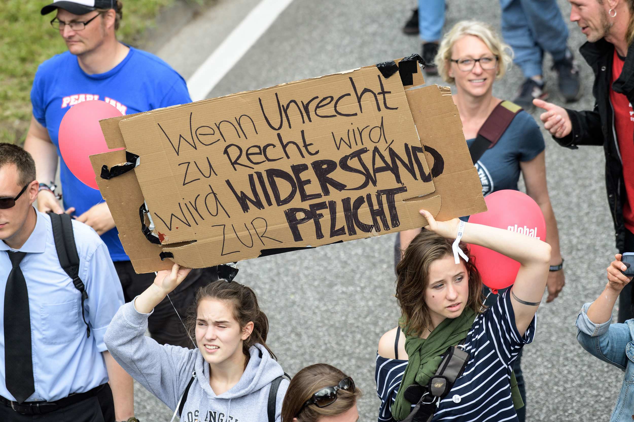 Peaceful protests mark end of G20 summit hours after riots Peaceful protests mark end of G20 summit hours after riots