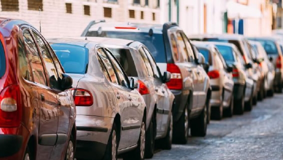 Drivers waste billions dollars searching and overpaying for Drivers waste billions dollars searching and overpaying for