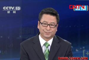 白岩松戴绿领带声援绿领巾学生 白岩松戴绿领带声援绿领巾学生