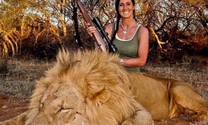 美国女主播晒猎杀野生动物照引网友公愤（图）