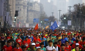 2013上海国际马拉松赛英文报道