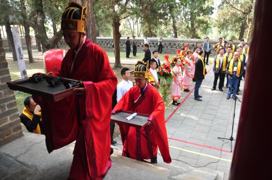 清明将至曲阜举办仪式纪念圣人孔子 清明将至曲阜举办仪式纪念圣人孔子