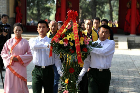 清明将至曲阜举办仪式纪念圣人孔子 清明将至曲阜举办仪式纪念圣人孔子