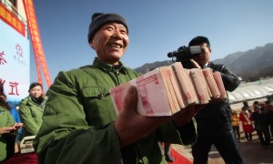 英语新闻：山东济南茶园发放百万年终奖