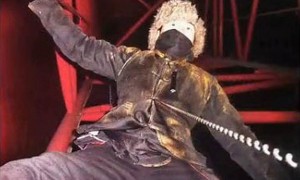 两中国小伙攀爬上海中心 挑战俄&ldquo;都市忍者&rdquo;