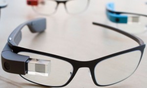 CCTV9英语新闻：谷歌眼镜首次网上公开发售