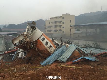 深圳山体滑坡七人获救 深圳山体滑坡七人获救