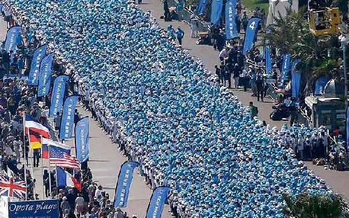 土豪公司组织6400员工法国游 土豪公司组织6400员工法国游