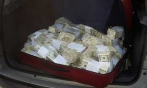 阿根廷前部长被捕时携有大量现金
