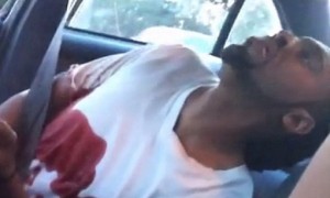 美国一男子遭警察枪击濒死，女友直播现场画面
