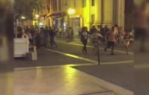 法国尼斯发生袭击事件,已造成至少75人死亡 法国尼斯发生袭击事件,已造成至少75人死亡