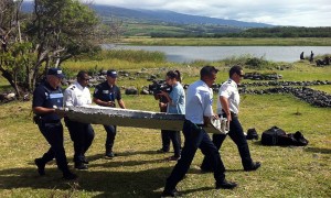 各方调查疑似MH370飞机残骸