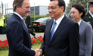 李克强抵达英国