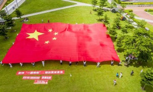 维护国家安全用英语怎么说？国家稳定繁荣是我们幸福的前提