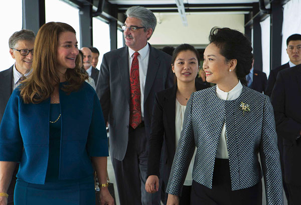 丽媛Style惊艳西雅图 Liyuan style: Elegance in navy and white 丽媛Style惊艳西雅图 Liyuan style: Elegance in navy and white