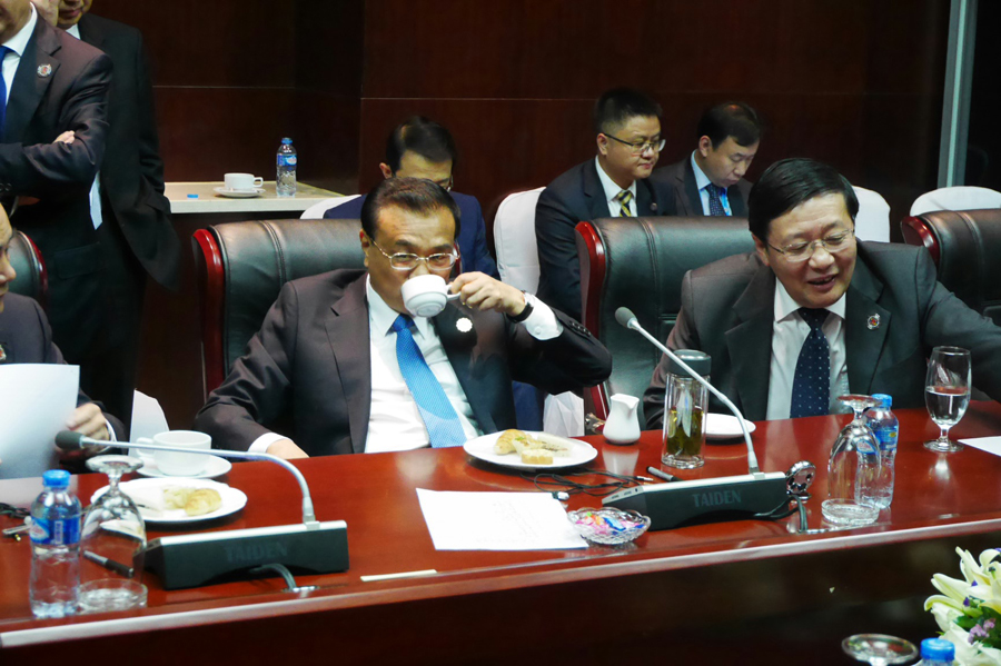 李克强总理的午餐:一个三明治和一杯咖啡 李克强总理的午餐:一个三明治和一杯咖啡