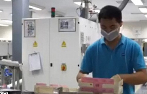 中国工厂用机器人代替高薪劳动力 中国工厂用机器人代替高薪劳动力
