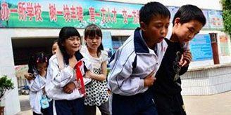 河北正定疑似食物中毒学生超300人 河北正定疑似食物中毒学生超300人