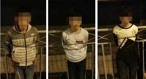 云南3个未成年人行窃被抓遭绑 胸前挂“我是小偷” 云南3个未成年人行窃被抓遭绑 胸前挂“我是小偷”