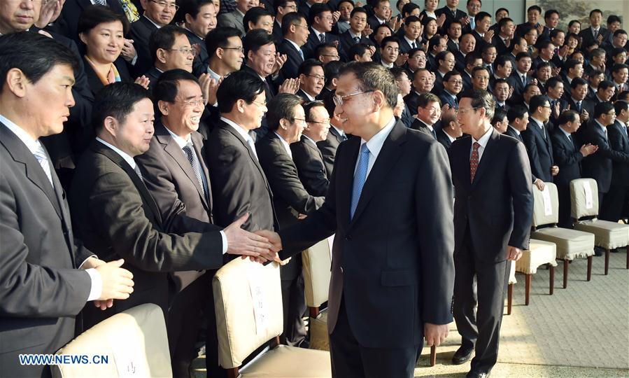 李克强强调政府机关应保持高效运转 李克强强调政府机关应保持高效运转