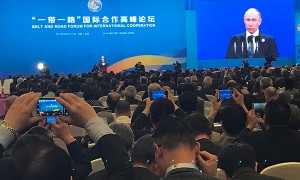 习近平：中俄在世界和平稳定中发挥着应有的作用