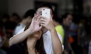 厉害了Word姐！深圳女子交20男友 每人送她iPhone7