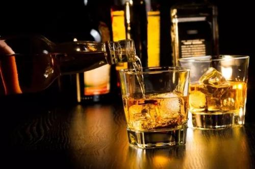 Drink是喝酒的意思,你知道怎么用英文形容一个人喝醉了吗? Drink是喝酒的意思,你知道怎么用英文形容一个人喝醉了吗?