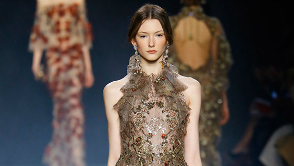 Feathers festoon Michael Kors collection Feathers festoon Michael Kors collection