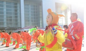 青岛人民喜迎元宵
