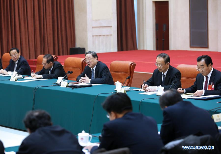 Chinese leaders join panel discussions with political adviso Chinese leaders join panel discussions with political adviso