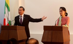 CCTV9英语新闻：外交部王毅与昂山素季会晤