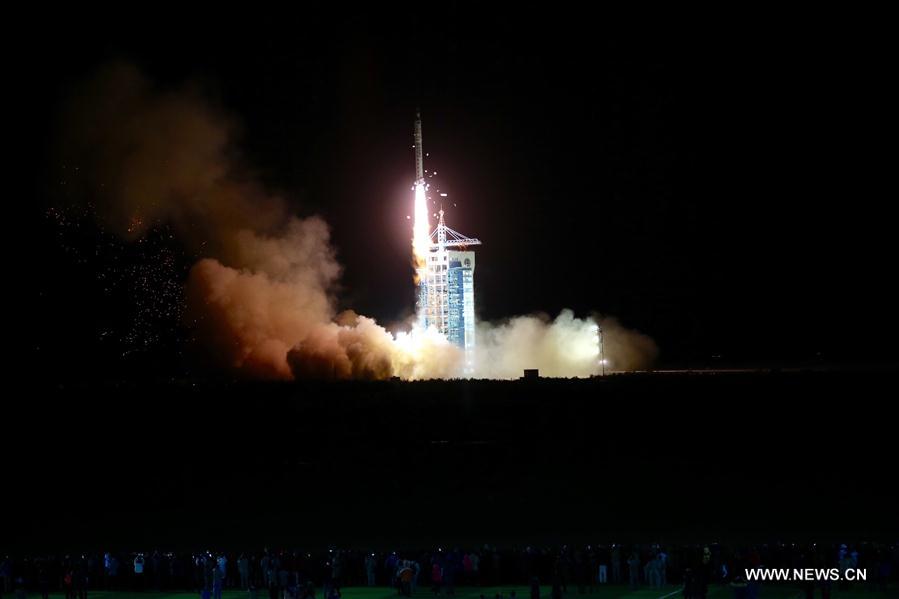 中国成功发射实践十号返回式科学实验卫星 中国成功发射实践十号返回式科学实验卫星