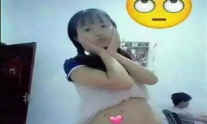 00后大肚怀孕照惊呆网友：还是作业太少