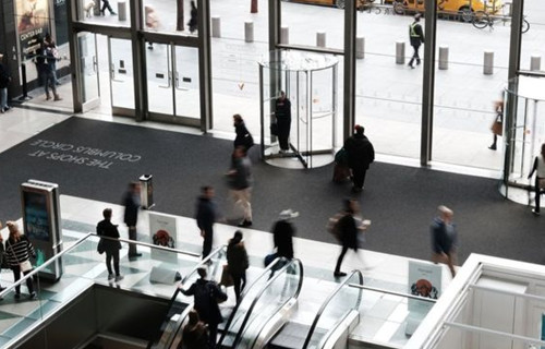’US retail sales rise is biggest in year 经济复苏?美国零售 ’US retail sales rise is biggest in year 经济复苏?美国零售