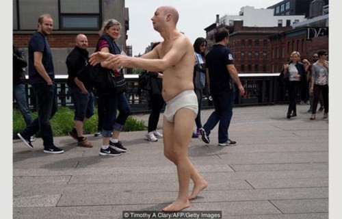 The Sleepwalker of New York 纽约的“梦游者“ The Sleepwalker of New York 纽约的“梦游者“