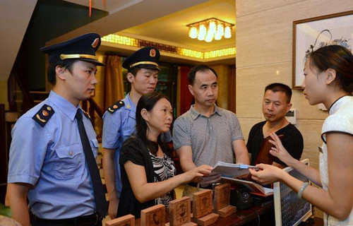 习主席强调要继续不遗余力地打击不良工作作风 习主席强调要继续不遗余力地打击不良工作作风