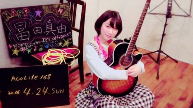 日本偶像少女被偶像厨刺伤20多刀,只因拒收礼物 日本偶像少女被偶像厨刺伤20多刀,只因拒收礼物