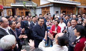 李克强考察雅安:要用发展&ldquo;新经济&rdquo;的思路建设&ldquo;新芦山&rdquo;