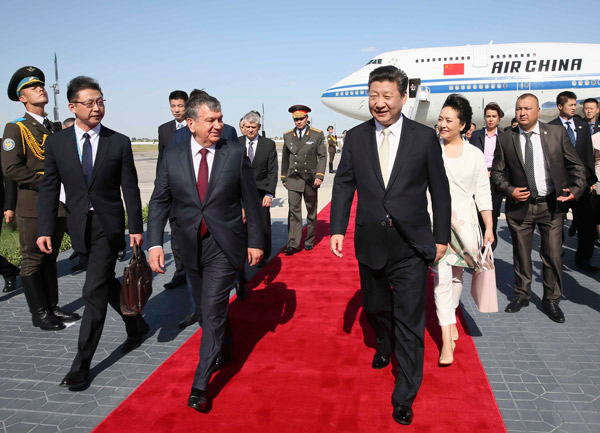 习近平抵达布哈拉 对乌兹别克斯坦的访问开始 习近平抵达布哈拉 对乌兹别克斯坦的访问开始