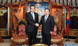 李克强分别会见蒙古国总统和大呼拉尔主席