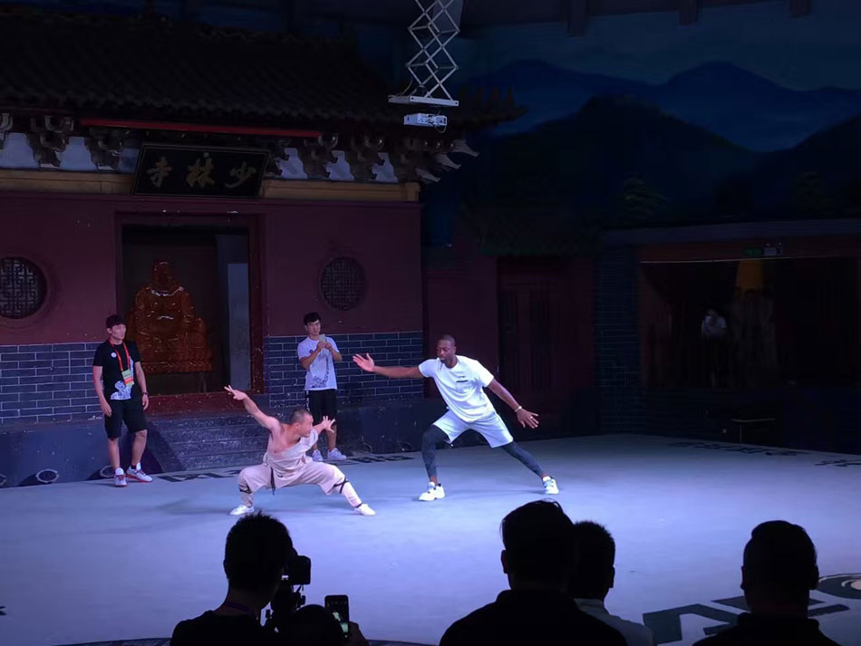 NBA明星泰隆·韦德学习中国功夫 NBA明星泰隆·韦德学习中国功夫