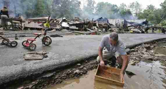 美国弗吉尼亚州大洪水,20人死亡 美国弗吉尼亚州大洪水,20人死亡