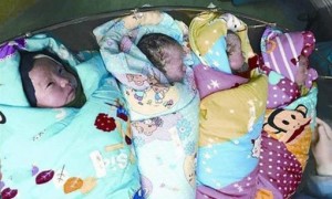 河南大学生毕业当天家传喜讯 妻子生下四胞胎