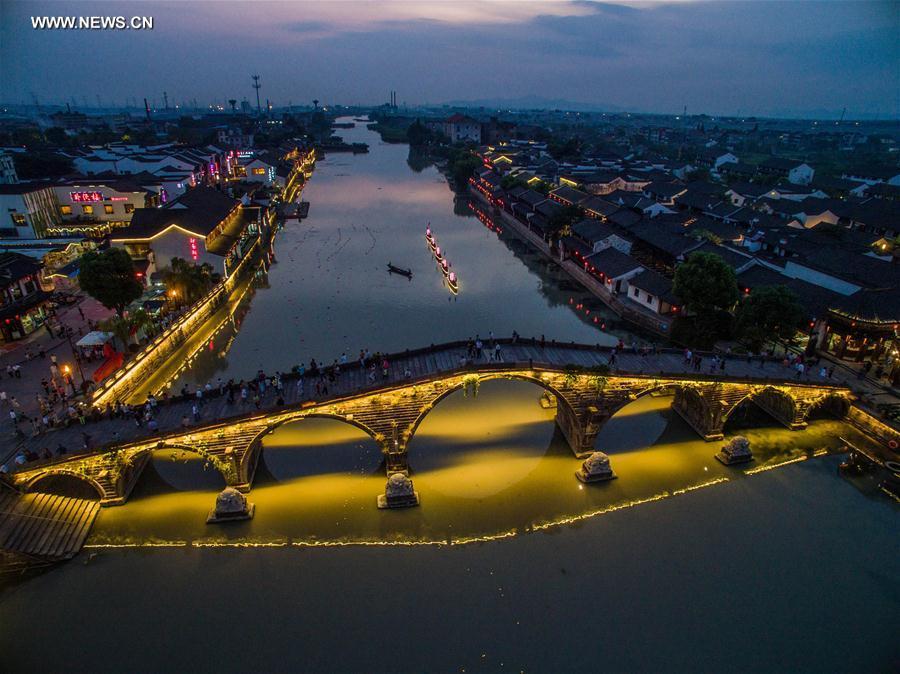 Host city of Hangzhou lights up to welcome visitors Host city of Hangzhou lights up to welcome visitors