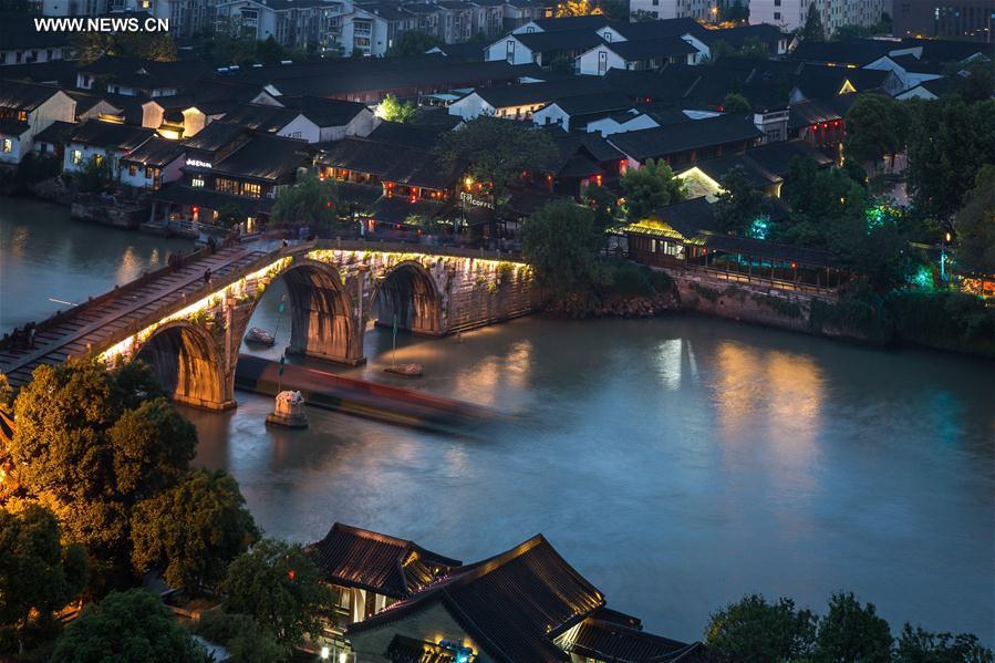 Host city of Hangzhou lights up to welcome visitors Host city of Hangzhou lights up to welcome visitors