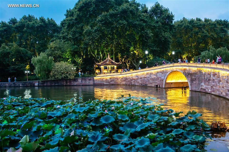 Host city of Hangzhou lights up to welcome visitors Host city of Hangzhou lights up to welcome visitors